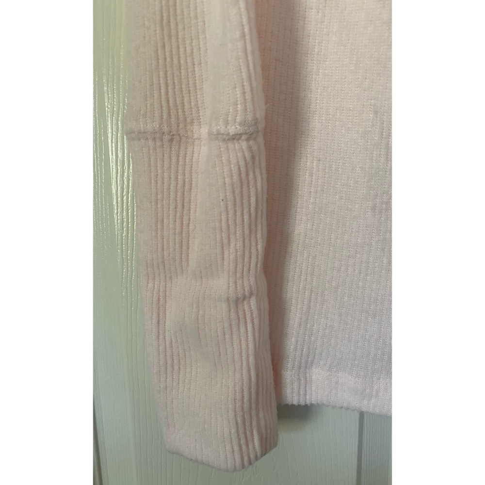 Elegant Off-Shoulder Ribbed Knit Top - Picture 8 of 10